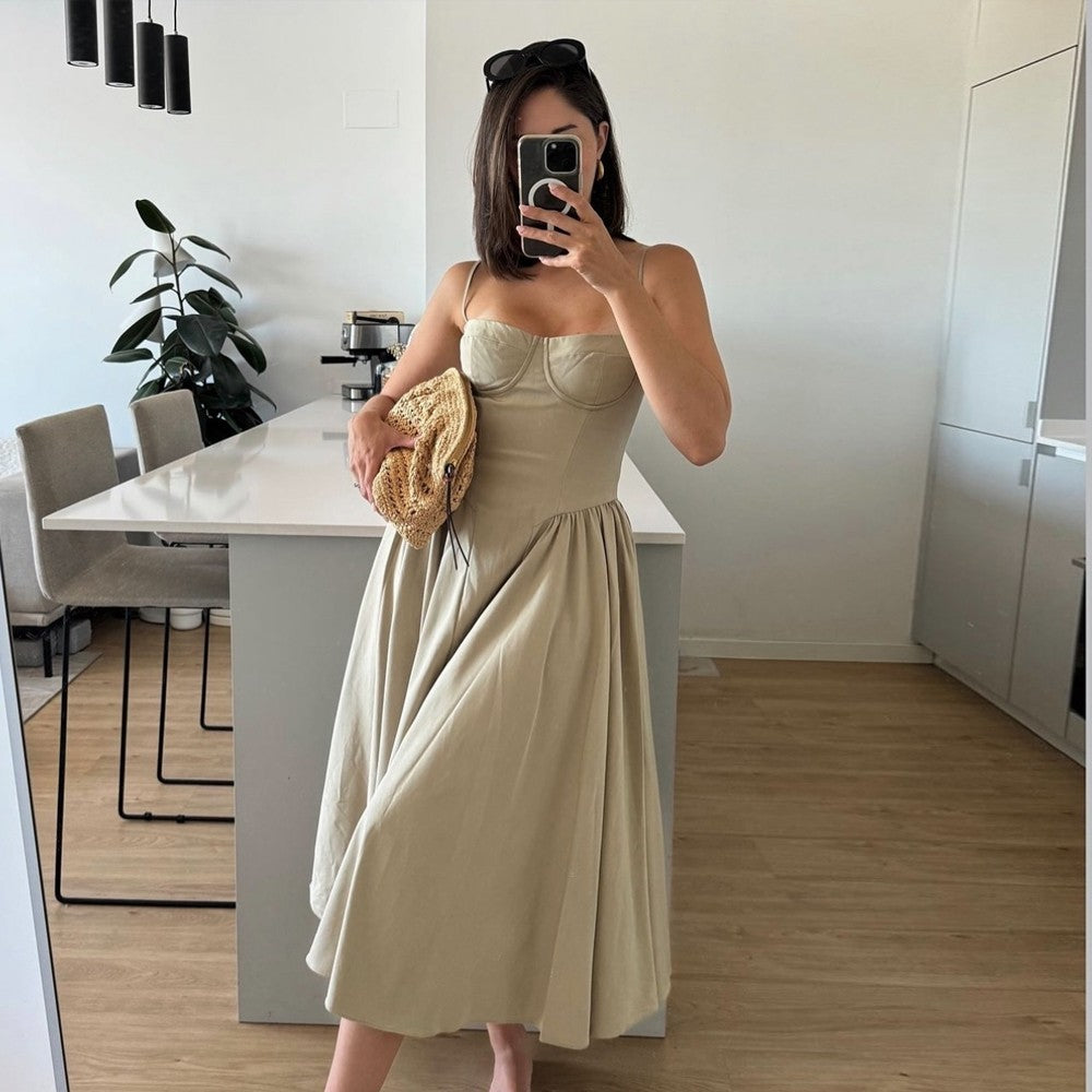 Vestido Midi de Alças com Corpete Estruturado