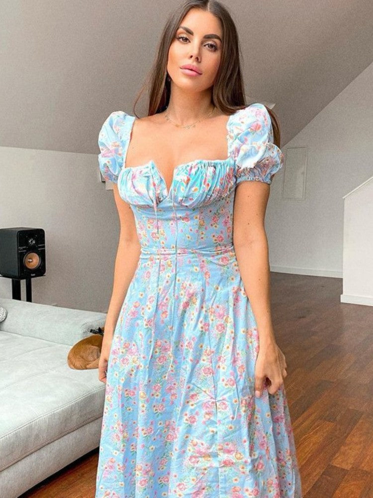 Vestido Romântico com Decote Quadrado e Babados