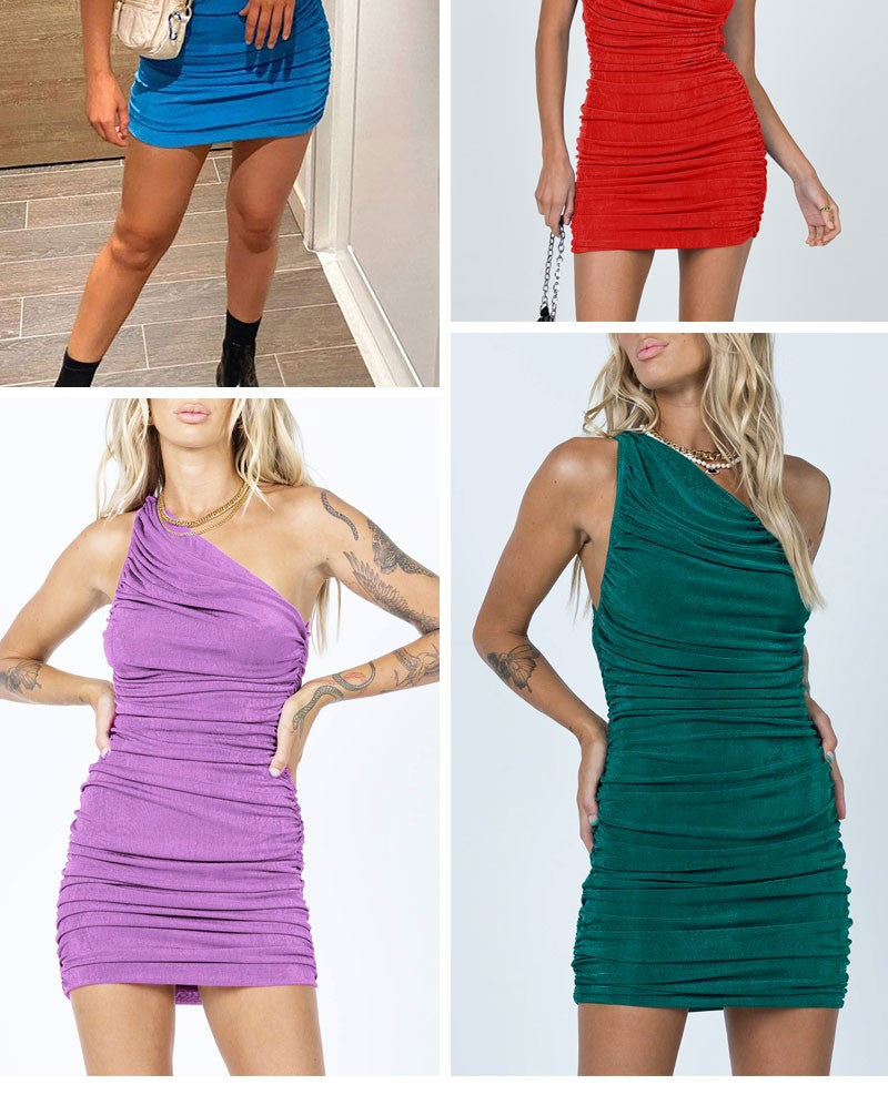 Vestido Curto Assimétrico com Franzido