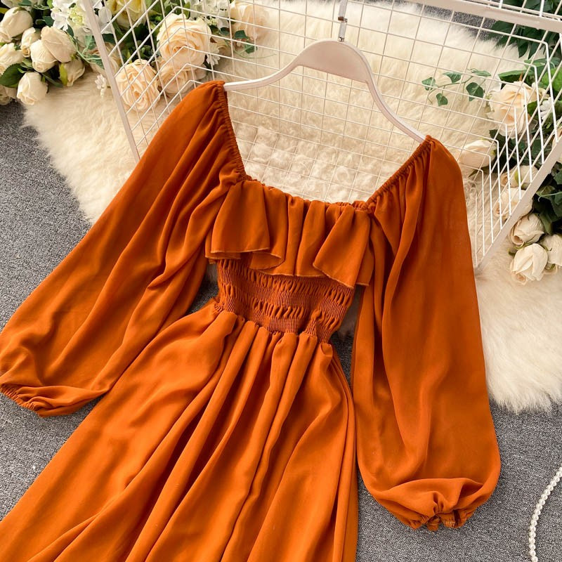Vestido Midi com Decote Quadrado e Mangas Longas