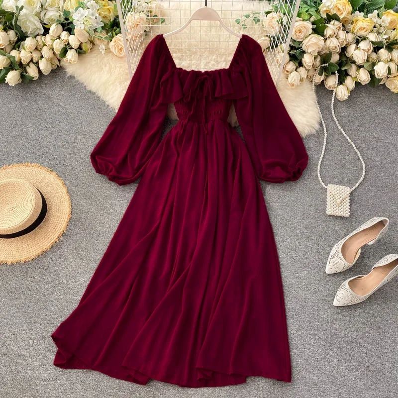 Vestido Midi com Decote Quadrado e Mangas Longas