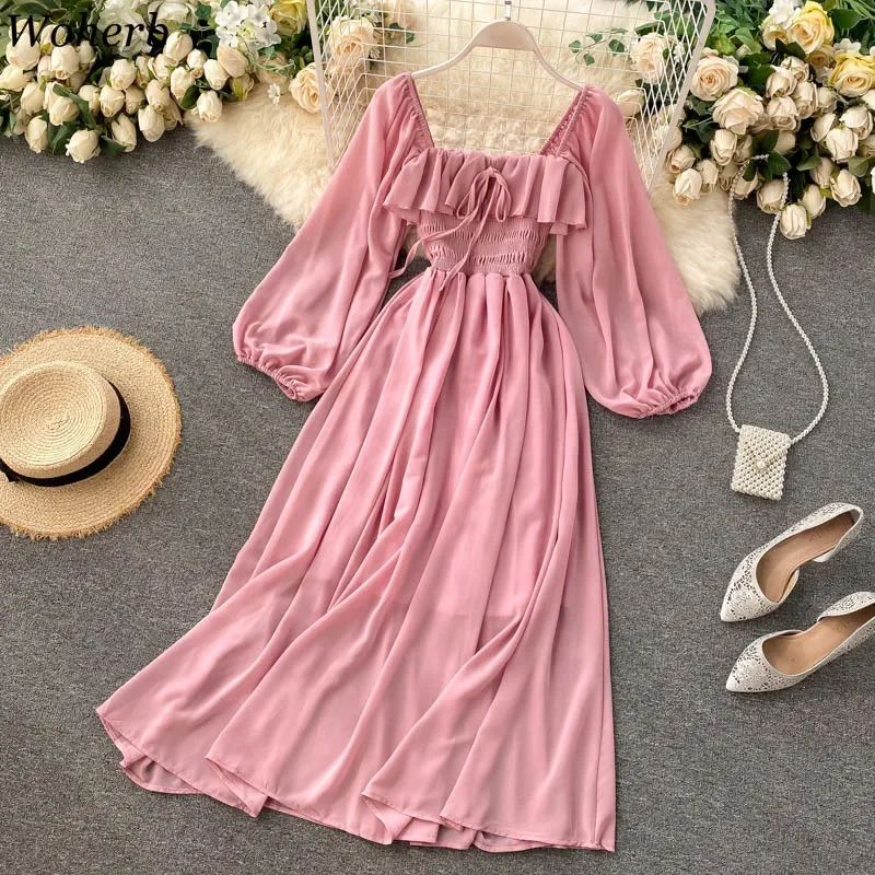 Vestido Midi com Decote Quadrado e Mangas Longas