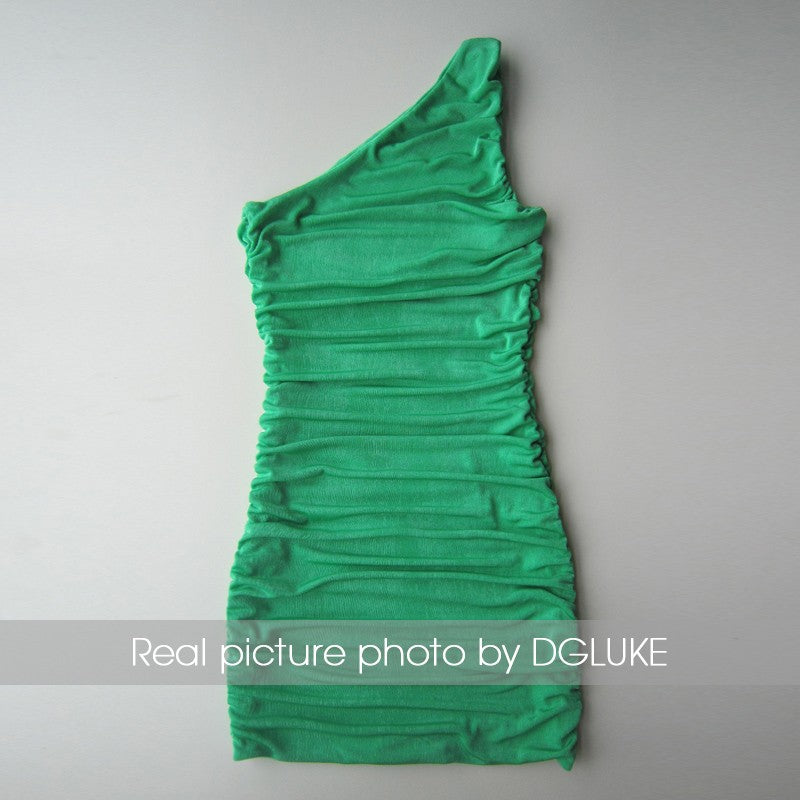 Vestido Curto Assimétrico com Franzido